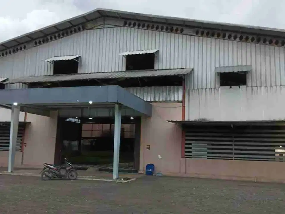 Disewakan Bangunan gudang  ex.FutSal di Gn.Putri-Bogor
