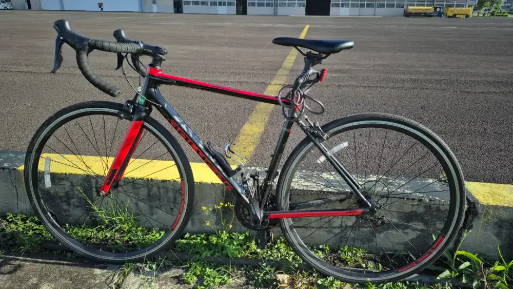 Sepeda Roadbike polygon strattos S3