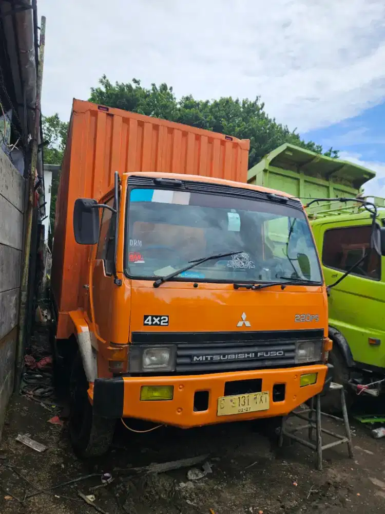 Hino fuso 220 ps tronton 4x2 bok besi tahun 2016 long sasis