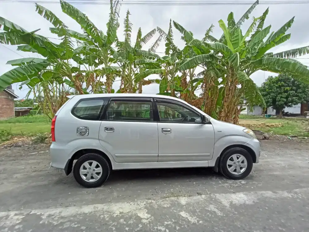 Avanza G 2010 Tangan pertama