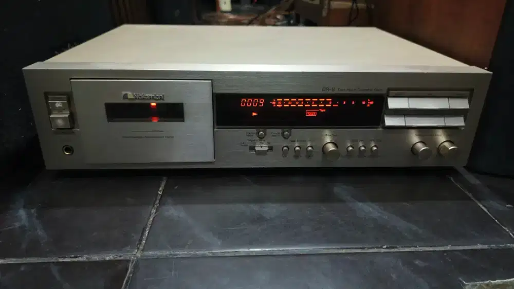 Tape Deck Nakamichi DR 8