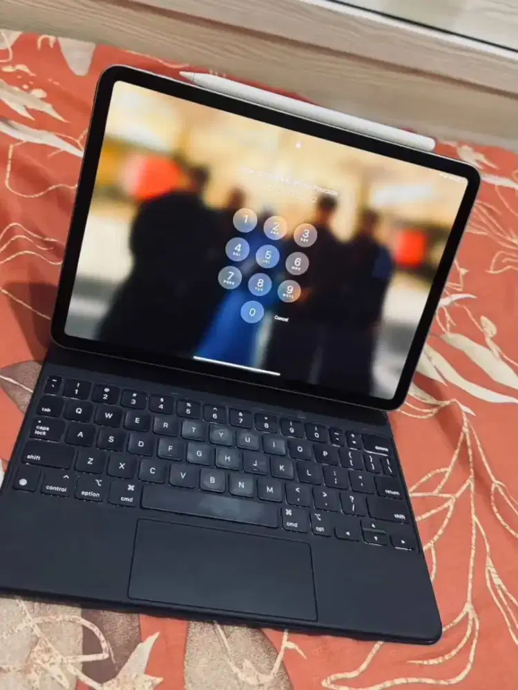 iPad Pro M2 Gen 4 - Magic Keyboard - Apple Pencil