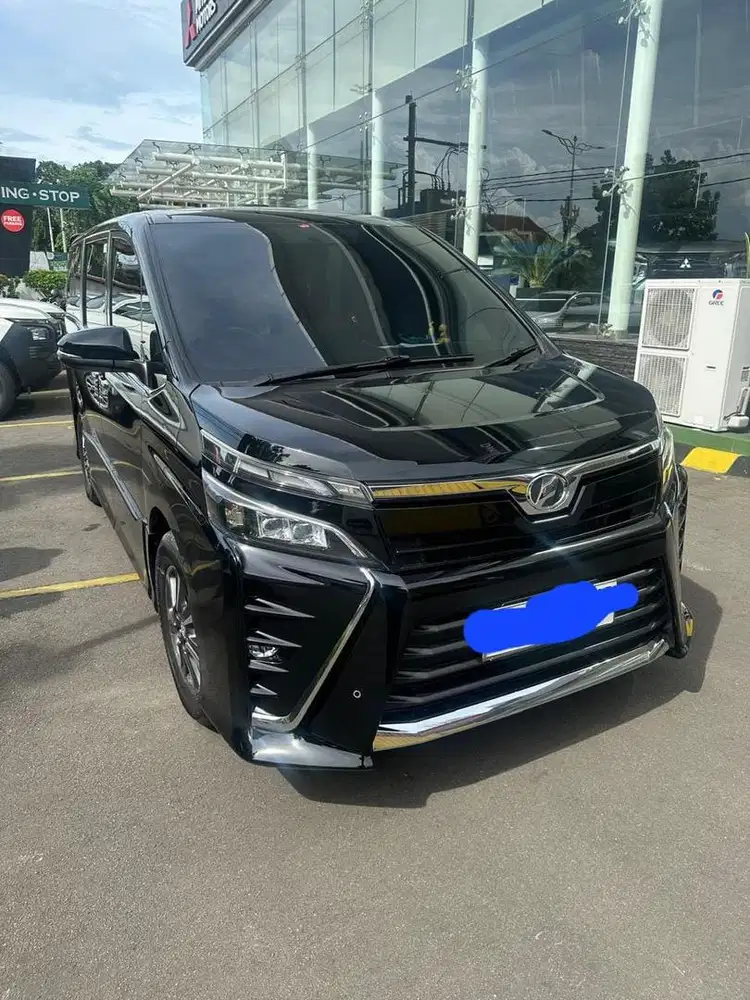 Toyota Voxy 2018 Bensin
