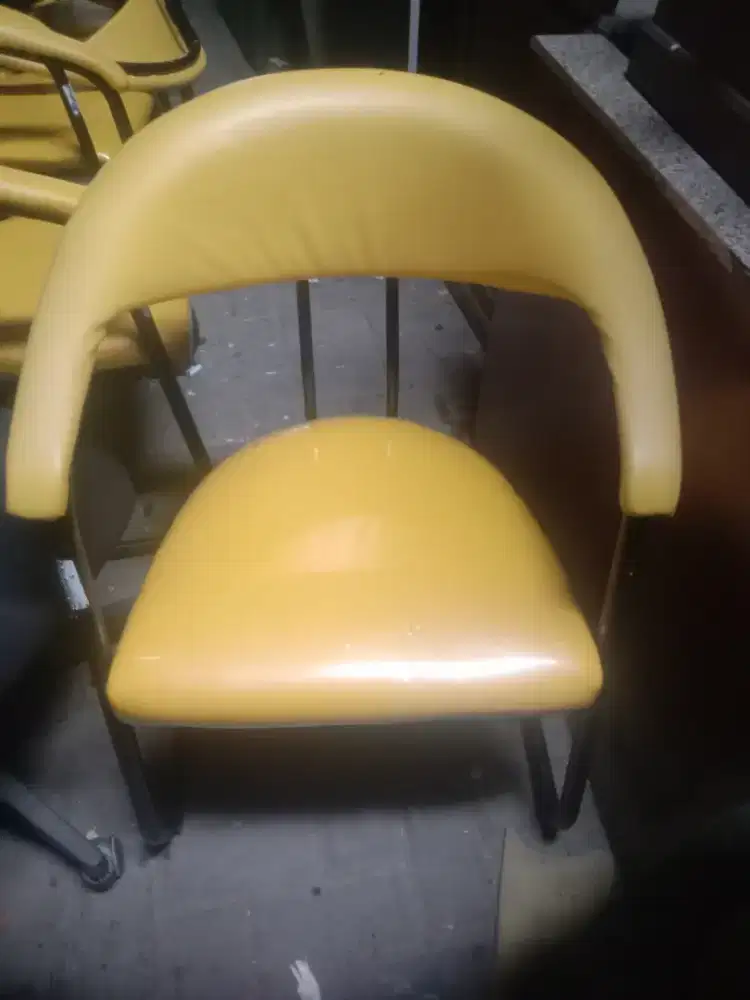 Kursi hadap,kursi rias,kursi kantor merek bradher