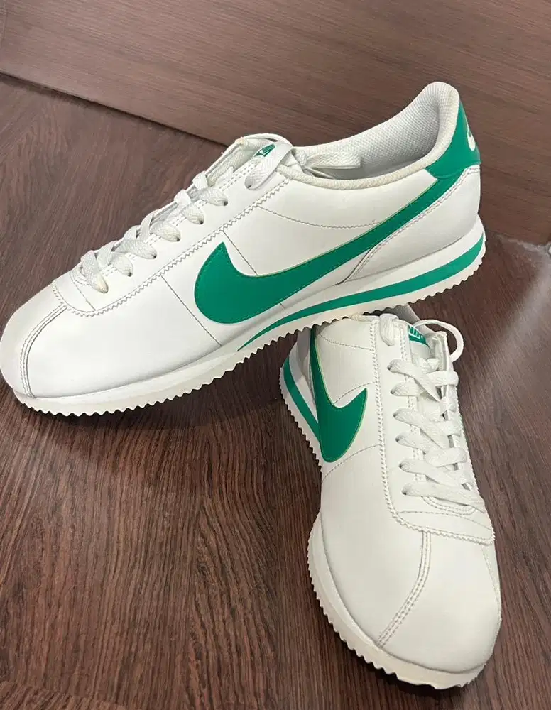 Nike cortez hijau like new