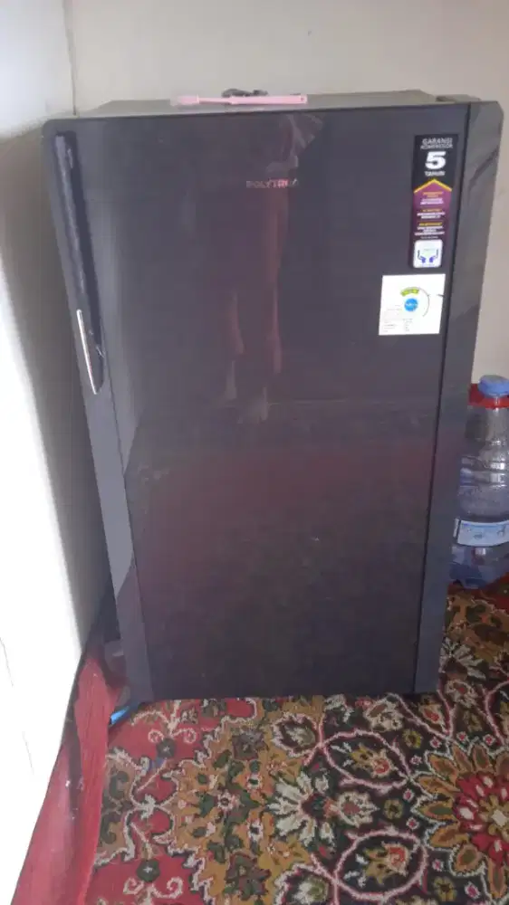 Kulkas 1 Pintu Vivid color glass door Kapasitas 150 Liter