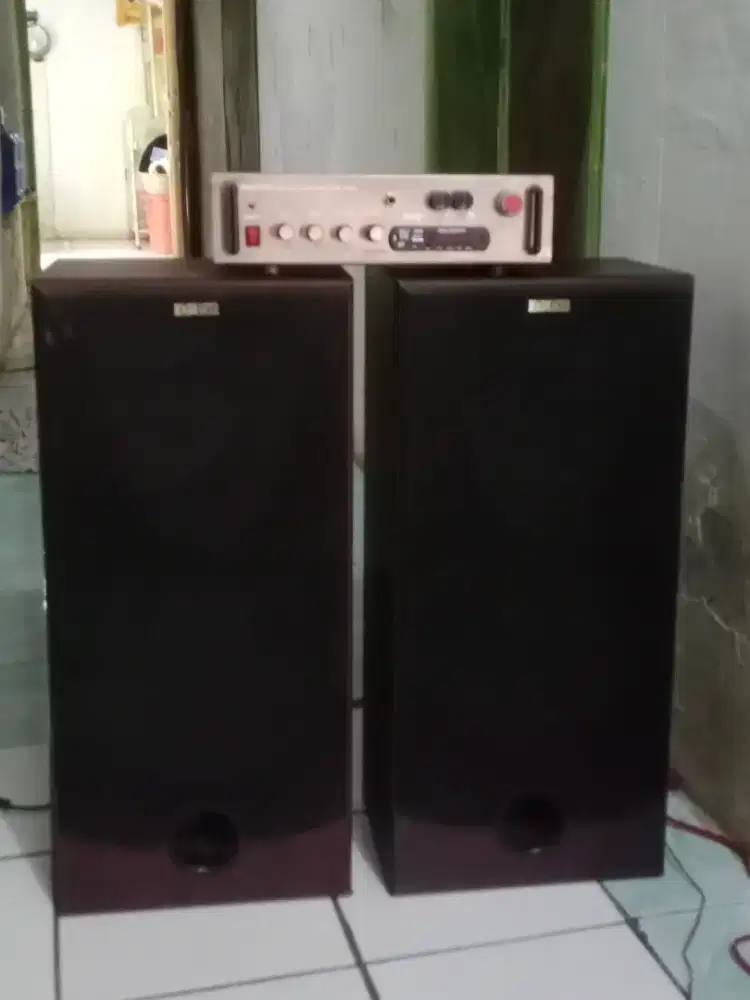 Amplifier karaoke mp3 subwofer