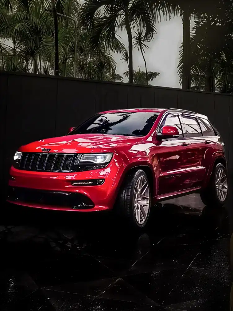 JEEP SRT GRAND CHEROKEE 6.4L HEMI 2013 VERY RARE 1 OF 1 IN INDO!