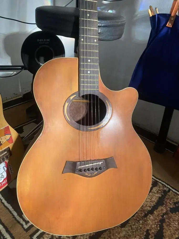 Gitar akustik elektrik Custom