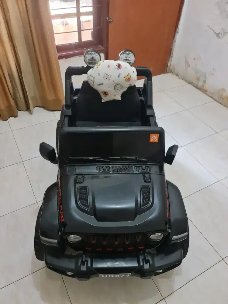 Mobil aki remote anak UK871 hitam