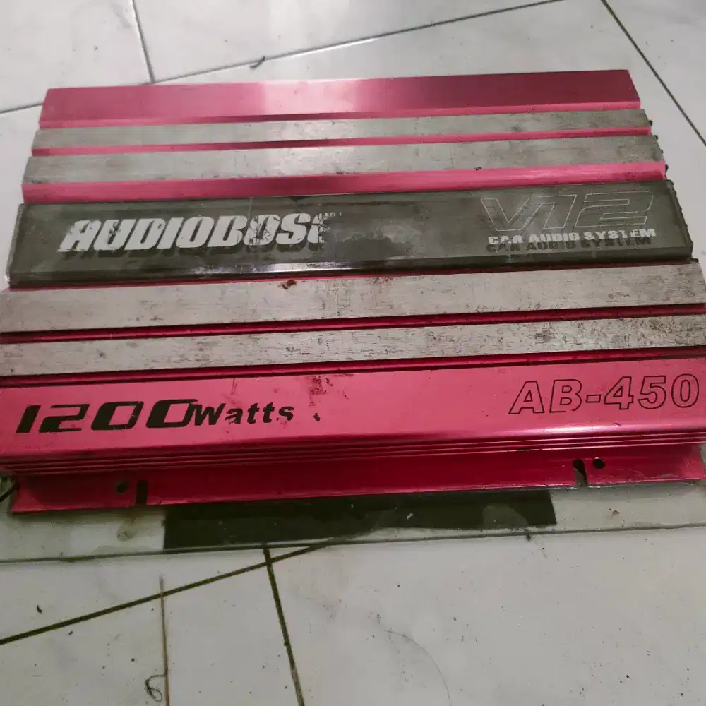 Di jual sofwofer mobil bekas copotan lama gak dipake