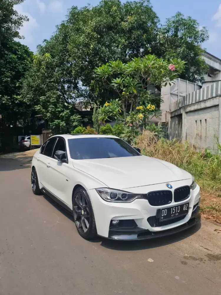 BMW 328i 2014 Bensin