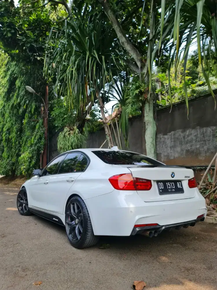 BMW 328i 2014 Bensin