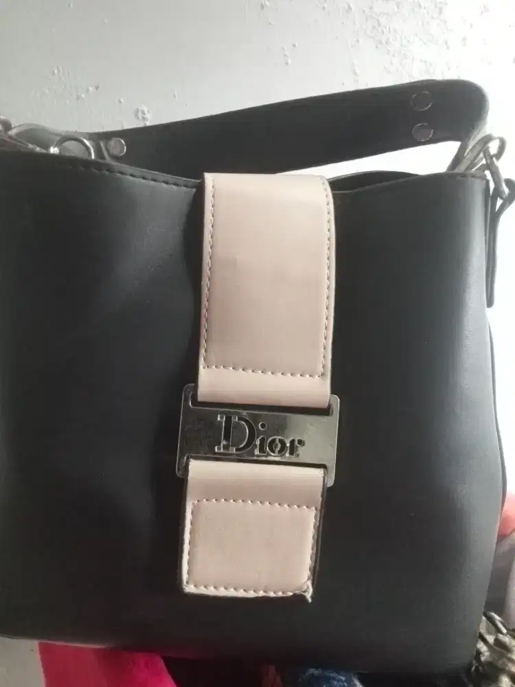 Jual tas merek Dior dan hansfree bluetooth merek tws