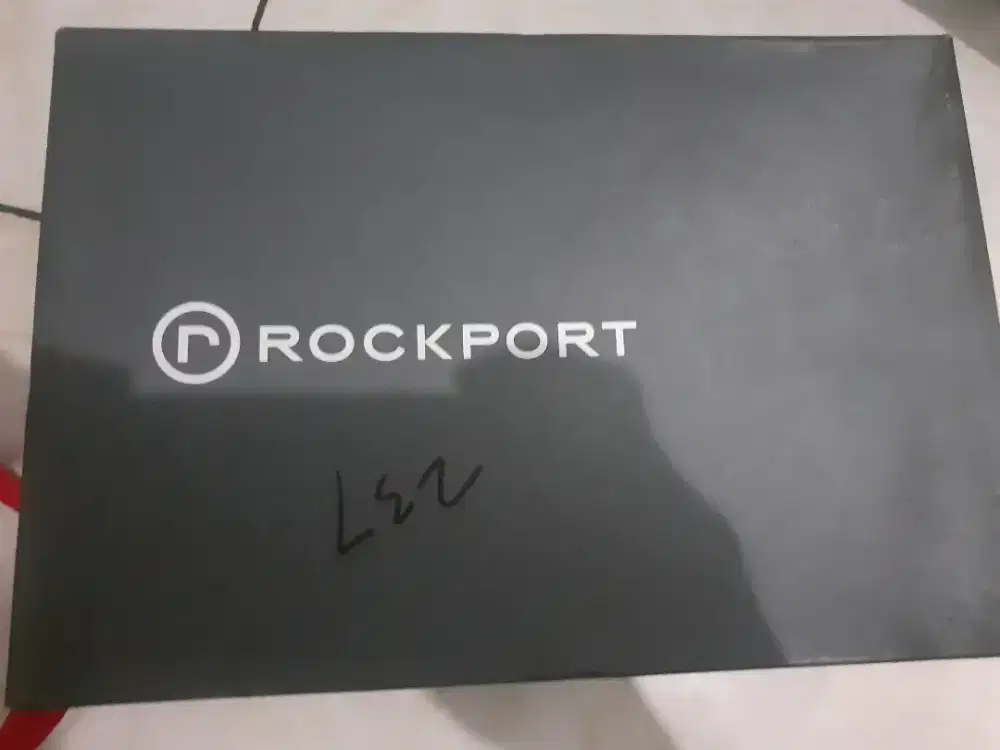 Sepatu Kerja dan Santai