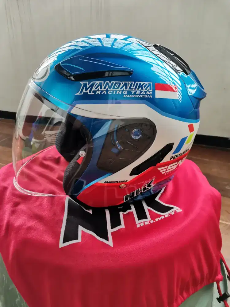 Dijual cepat helm NHK half face edisi khusus Mandalika Racing Team
