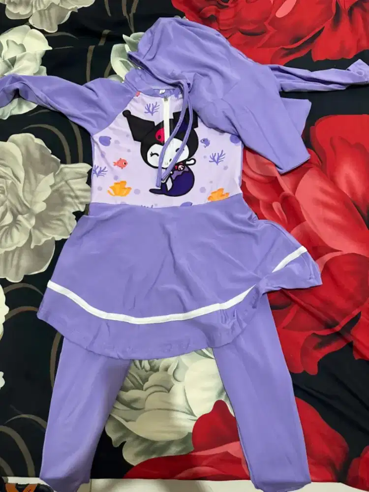 Baju renang anak (perempuan), umur 3-5 tahun.