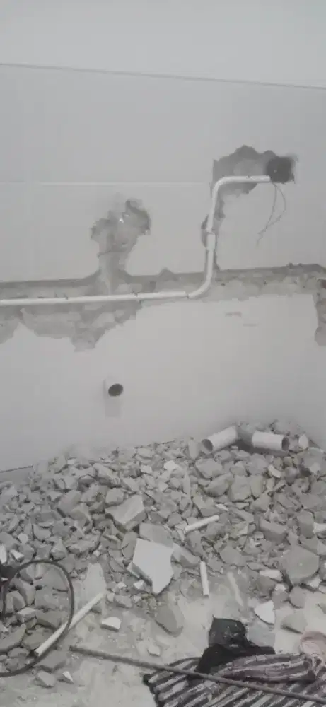 mencari pekerjaan instalasi listrik. bongkar pasang ac. dan bangunan