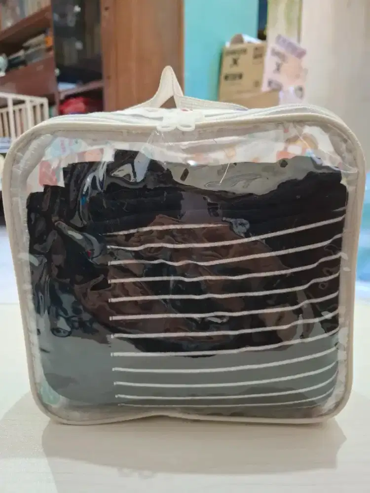 Mikhadou Gendongan Bayi M-Shape