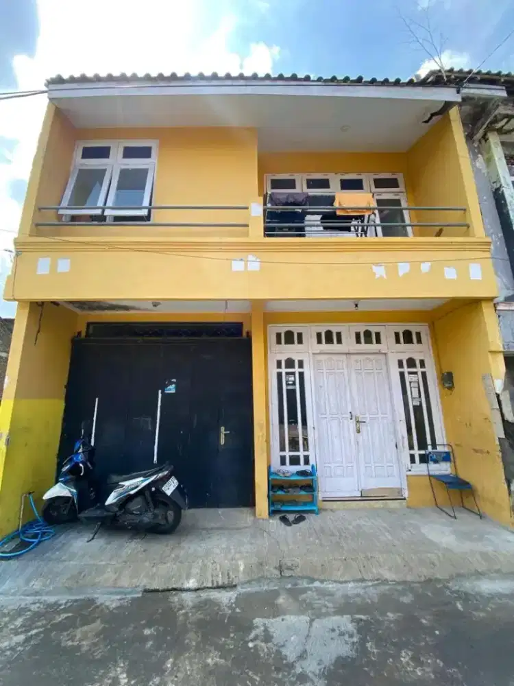Dijual rumah 2 lantai 3 KT