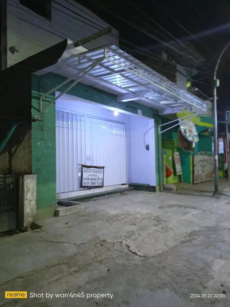 Disewakan Toko tepi jalan raya - Jl. KH. Ahmad Dahlan Kota Pasuruan