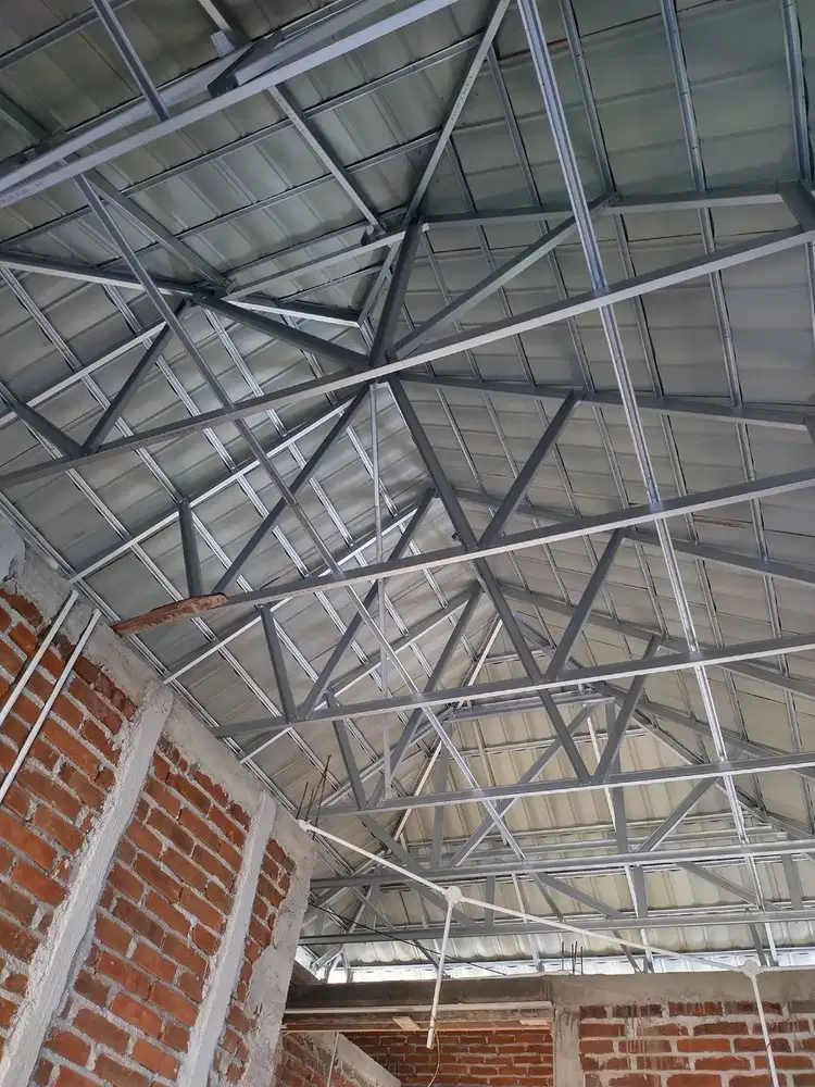 Spesialis Renovasi Atap Lapuk Serahkan Baja Ringan BIMATRUSS GARANSI