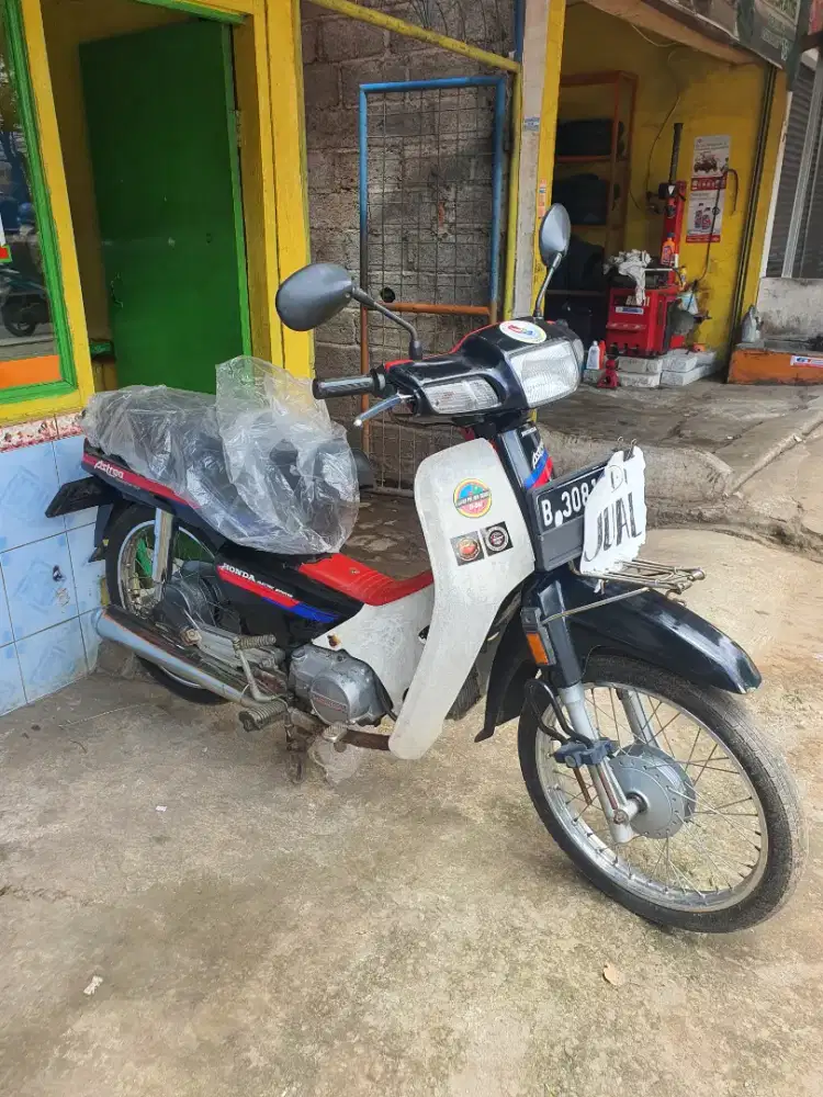 GRAND BULUS 1992 B DEPOK GOOD LOOKING GOOD CONDITION