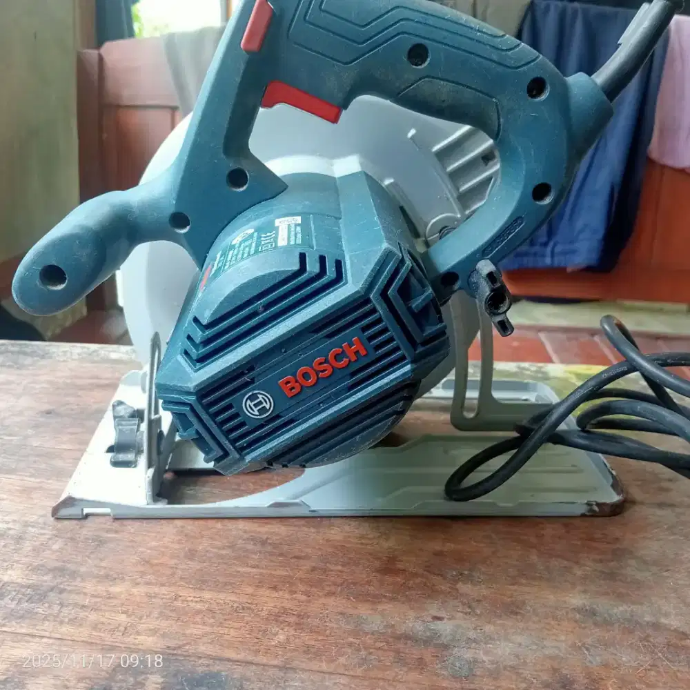 GERGAJI MESIN BOSH GKS 140