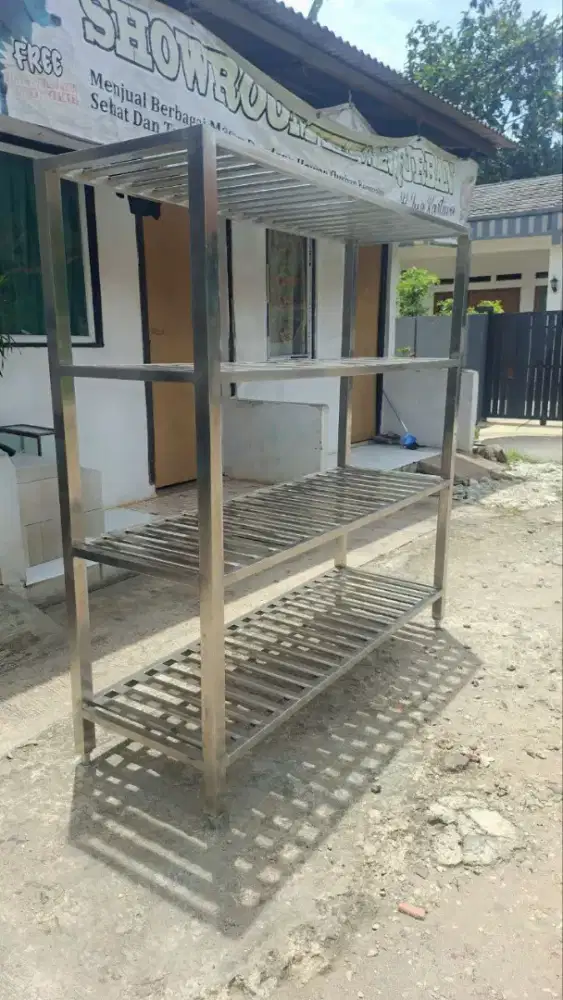 Rak 4 Susun Jari
Ukuran 150x50x155 
Kondisi Baru 
Ready 7 Unit