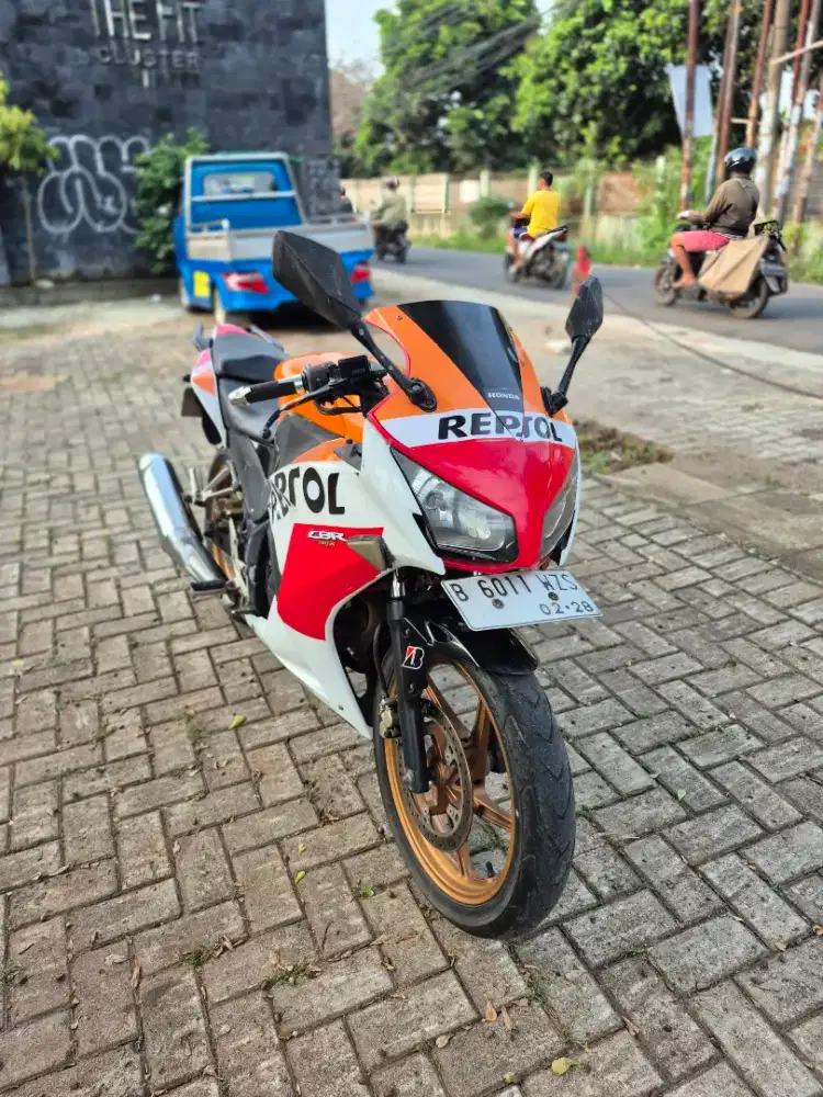 Dijual Honda CBR 150R k45 tahun 2014 pajak hidup panjang