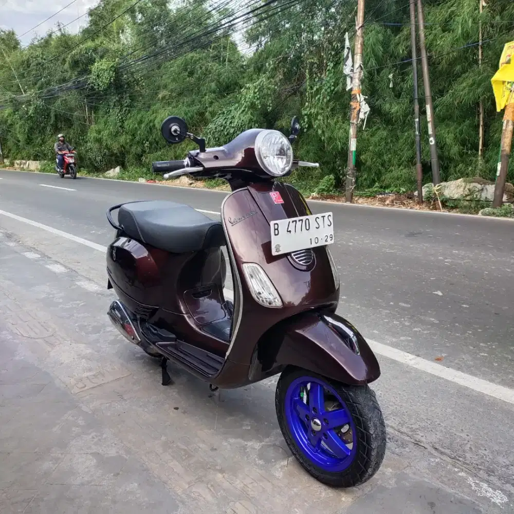 Piaggio Vespa LX150 2013 (Orisinil Lengkap Bagus Mesin Aluss coklat)