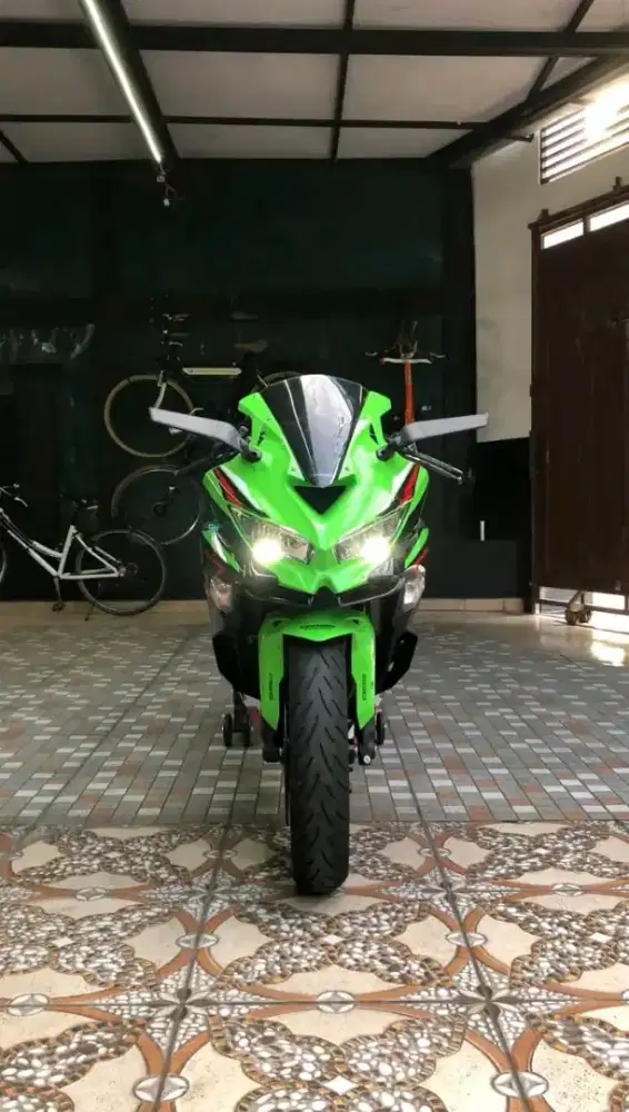 Kawasaki Zx 25R tahun 2022 jarang di pakai