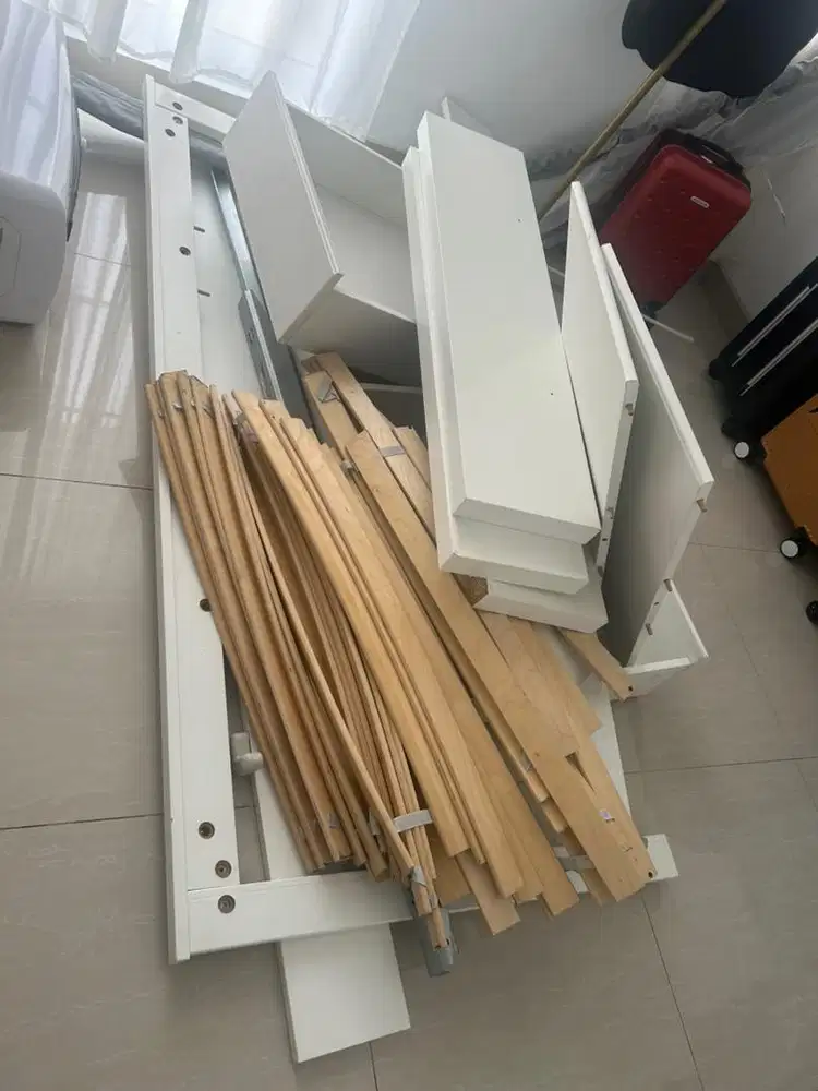 DIPAN TEMPAT TIDUR IKEAA BEKAS