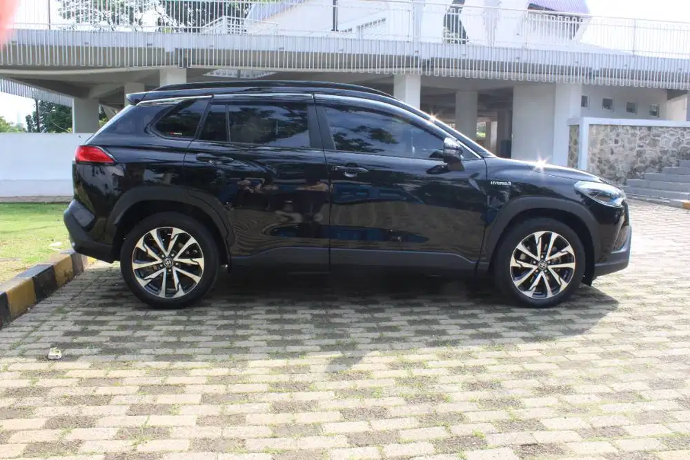 Toyota Corolla Cross Hybrid 1.8 AT