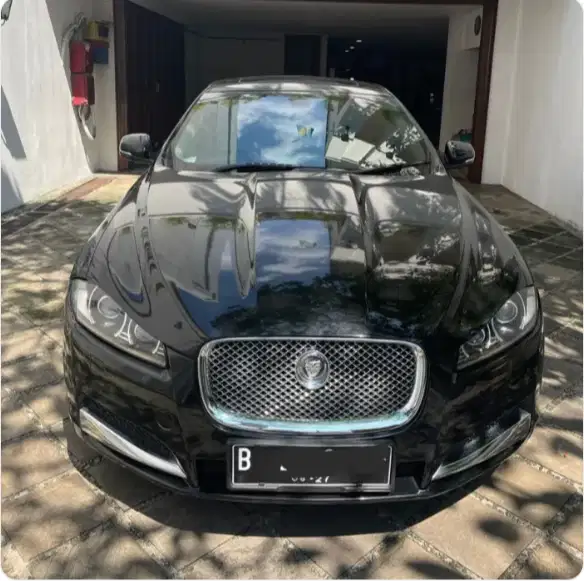 JAGUAR XF 2012 FACELIFT LUXURY BENSIN AUTOMATIC BLACK CREAM INTERIOR