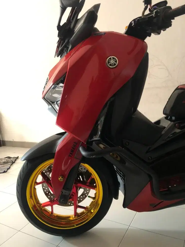 XMax 2023 Merah Modif Tipis
