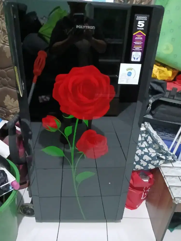 Dijual kulkas 1 pintu POLYTRON (like new) hanya di pakai 4bulan (NEGO)