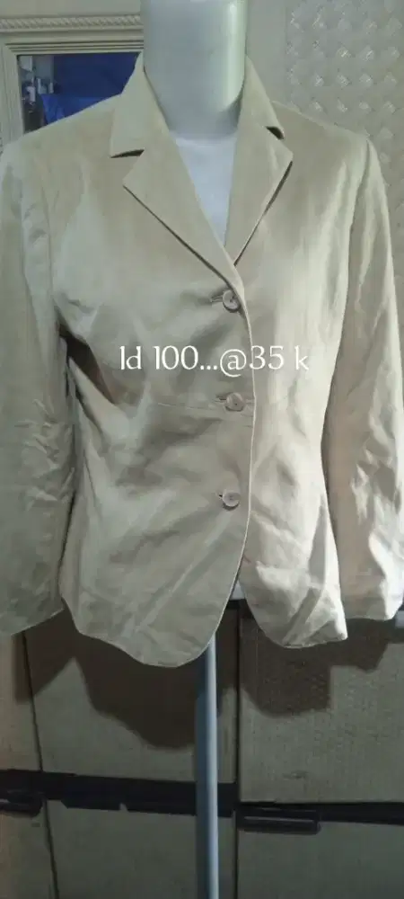 Atasan Blazer wanita