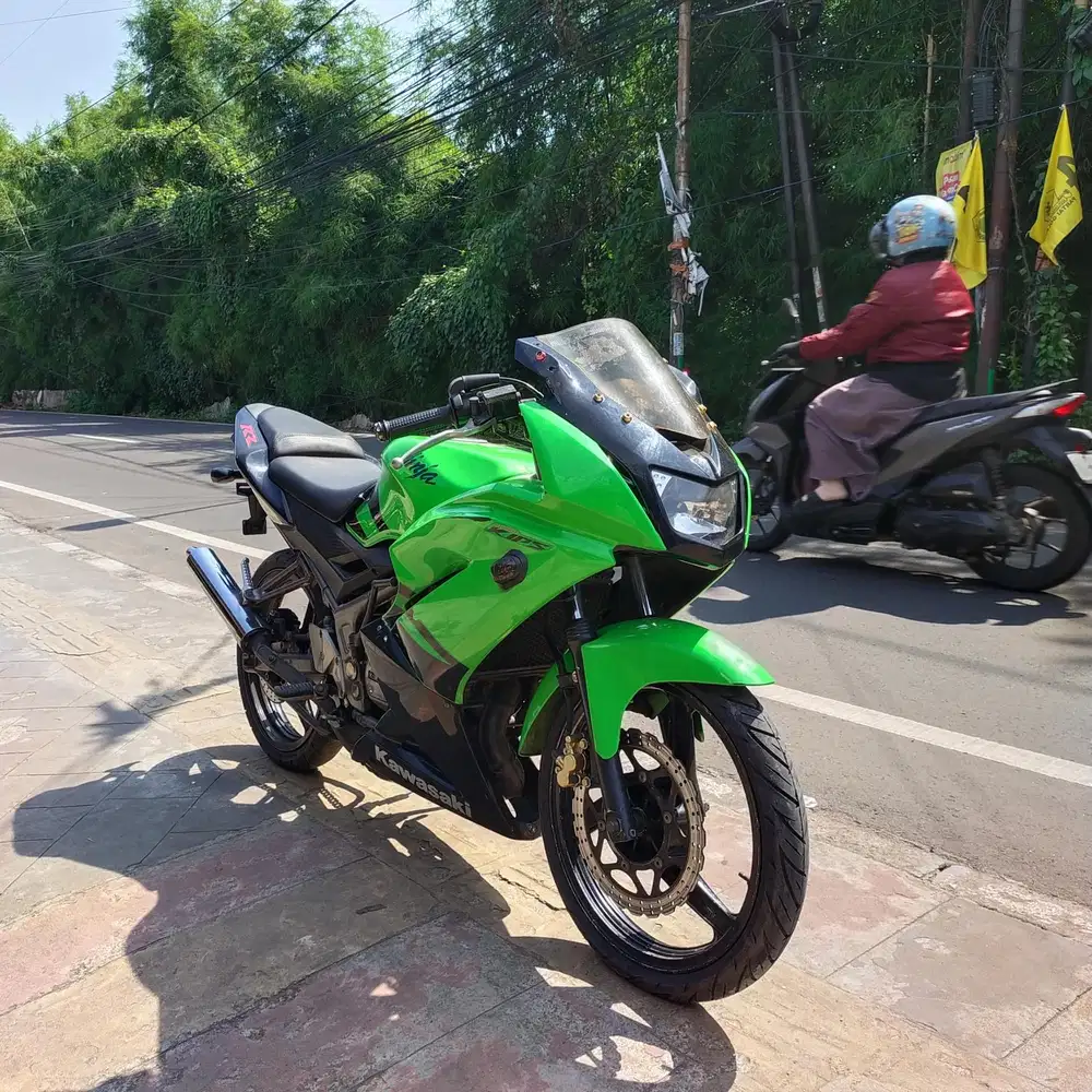 Kawasaki ninja RR 2013 (Orisinil Mesin Aluss Lengkap Bagus hijau)