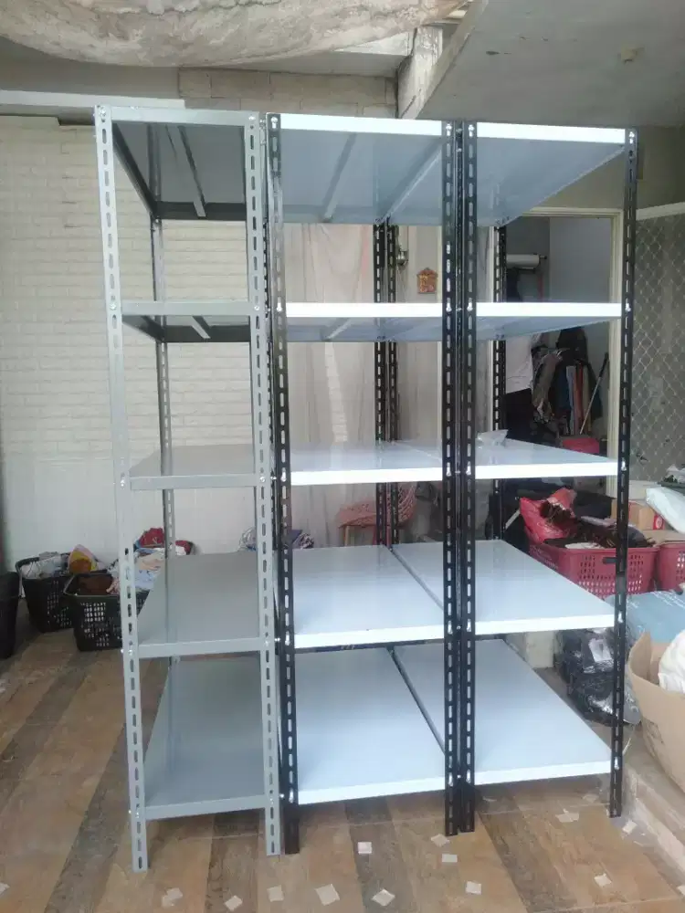 RAK BESI SUSUN LOBANG