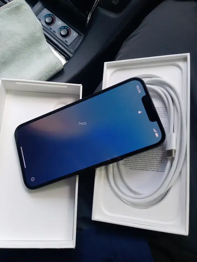 iPhone 16 E black 128 gb