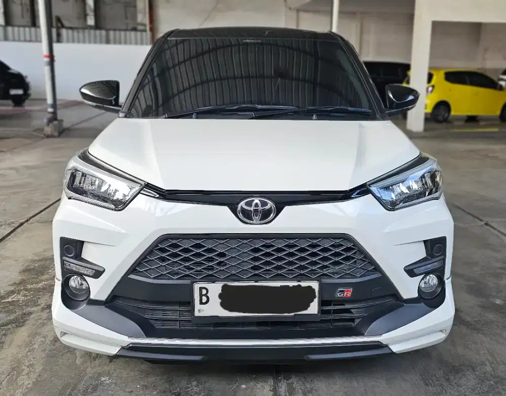 Toyota Raize GR Sport AT Matic 2023 Putih Km 37rban Mulus Siap Pakai