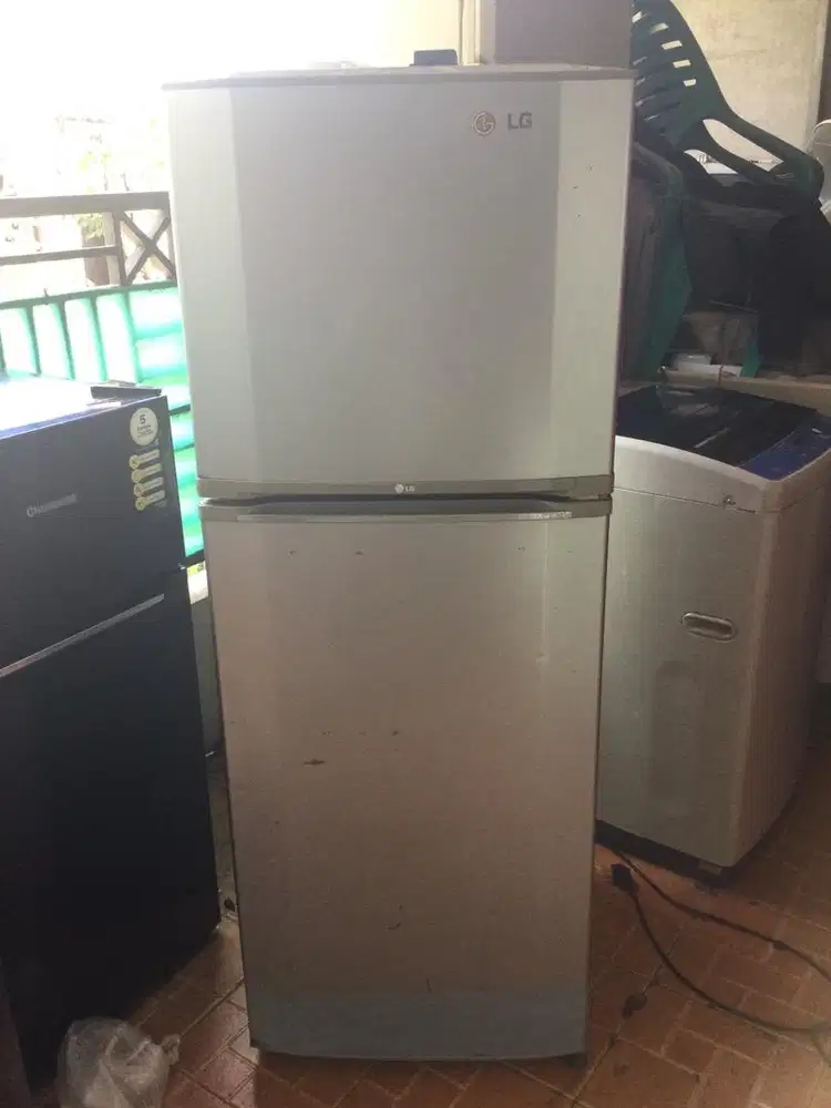 Kulkas 2 Pintu Merk LG