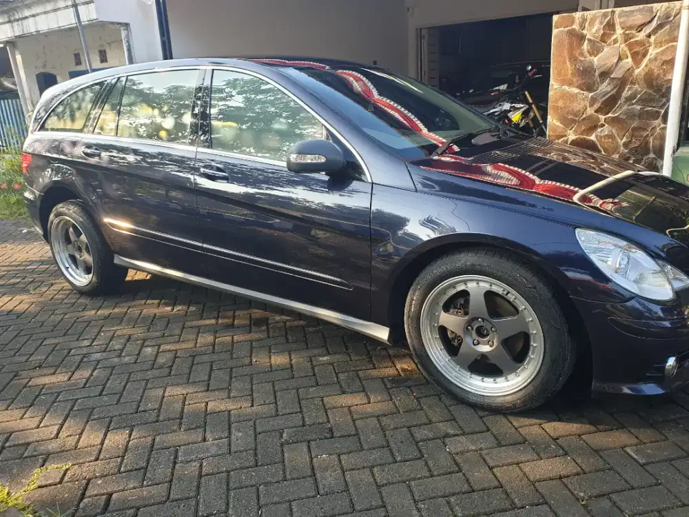 Dijual BU Mercy seri R280L 2011