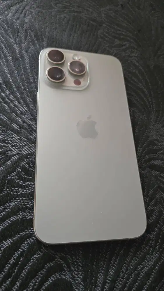 Apple iPhone 15 Pro MAX 256 GB Preloved Kondisi Mulus Bonus Case Berku