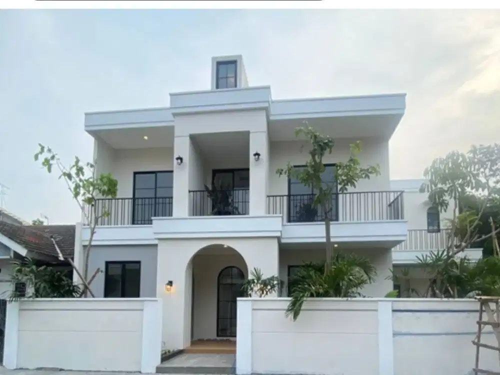 RUMAH HOOK DESAIN ELEGAN SUPER LUAS DAN PENUH RUANG HIJAU YANG BIKIN NYAMAN