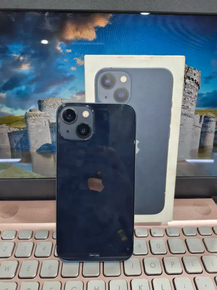 iphone 13 128gb garansi on  ibox bisa tukar tambah