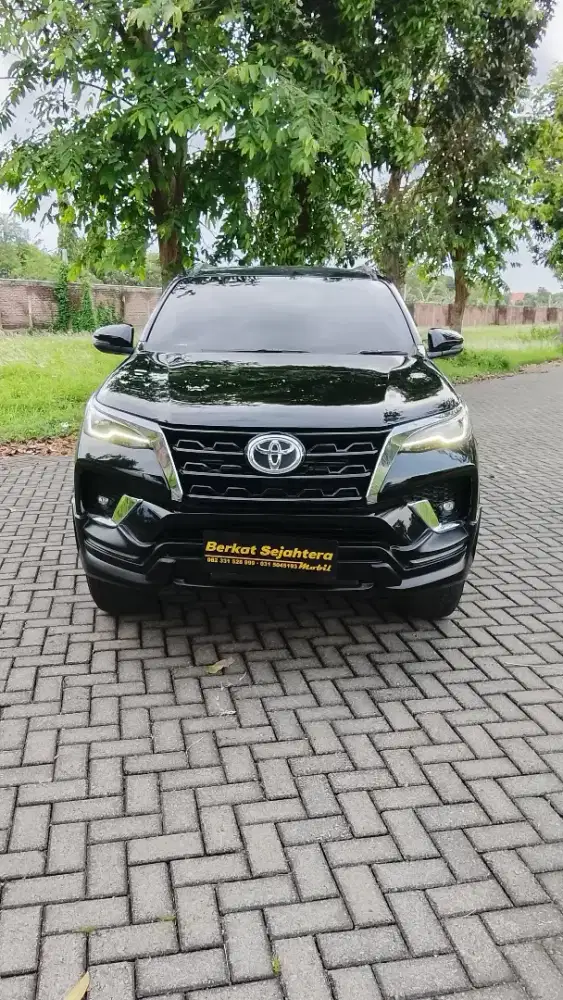 Toyota Fortuner VRZ 2.8 AT 2022 warna hitam