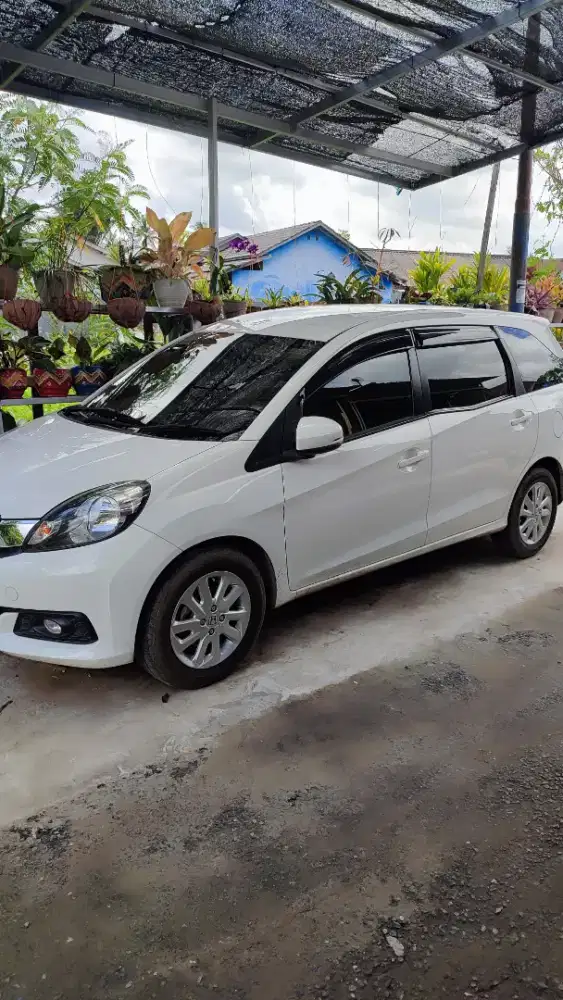 Dijual mobil Honda Mobilio Tahun 2016