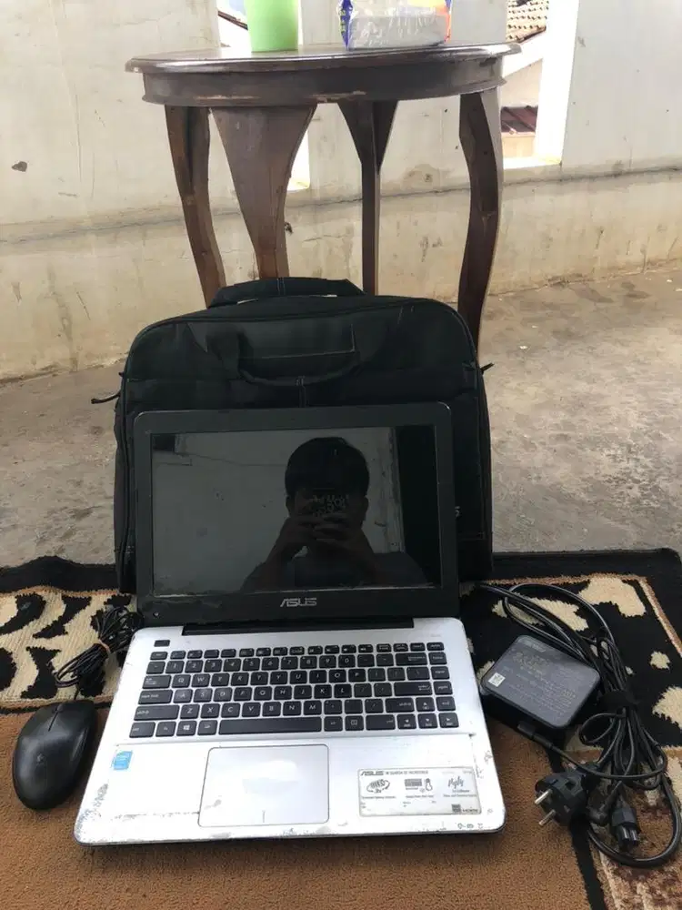 Laptop Asus x445L
